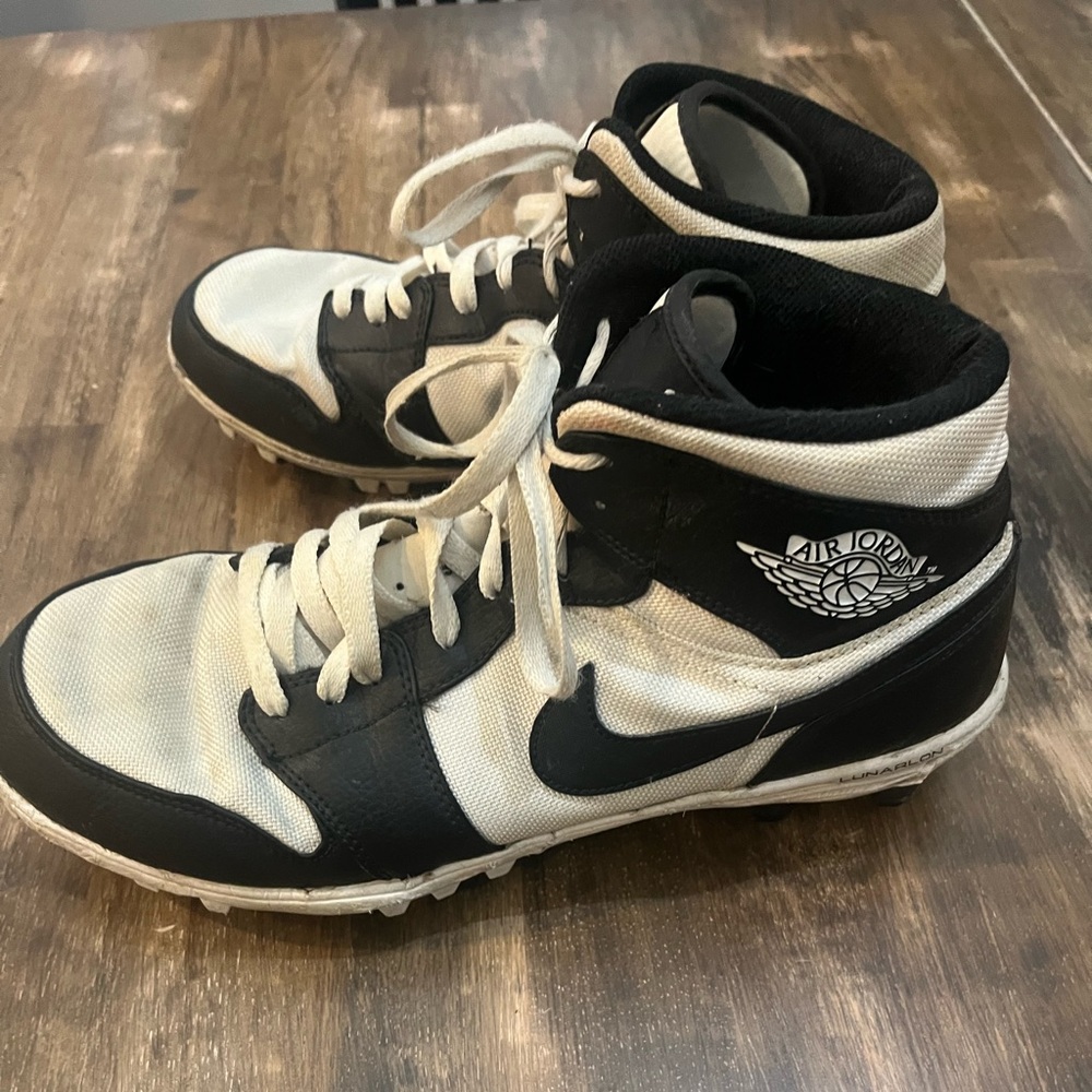 Men’s Jordan football cleats size 11.5